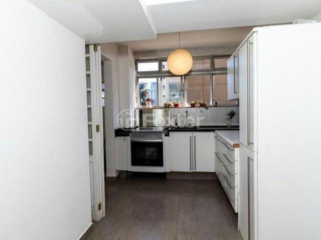 Apartamento, 2 dormitórios, 90 m², em Perdizes