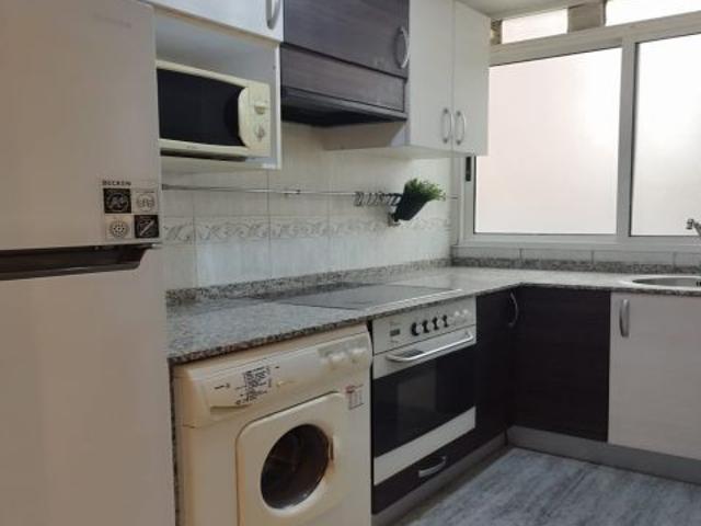 Apartamento 2 hab, 1 baño, amueblado, exterior
