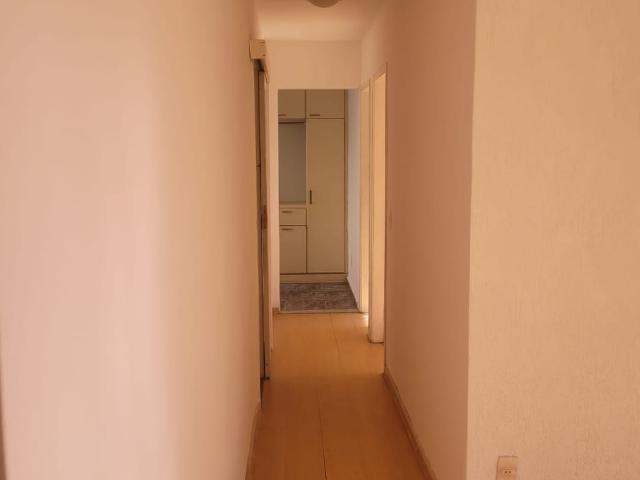 Apartamento 2 quartos + 1 bom quarto de serviço