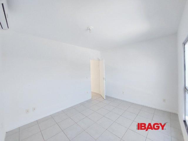 Apartamento 2 Quartos Barra Do Aririú 51m²