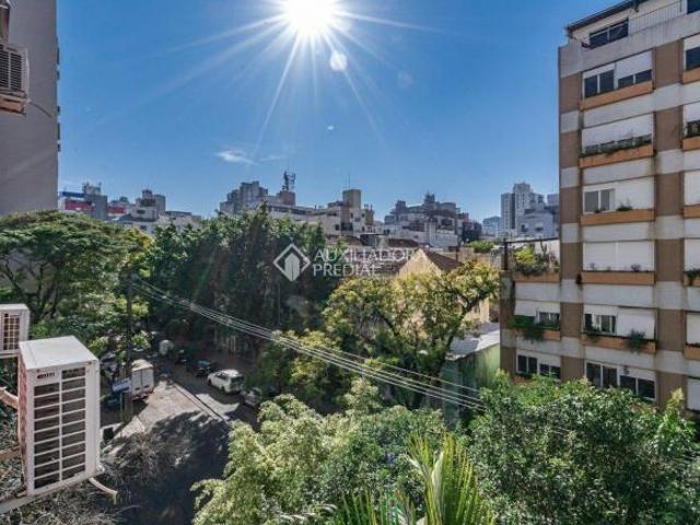 Apartamento, 2 quartos e uma vaga no Bom Fim