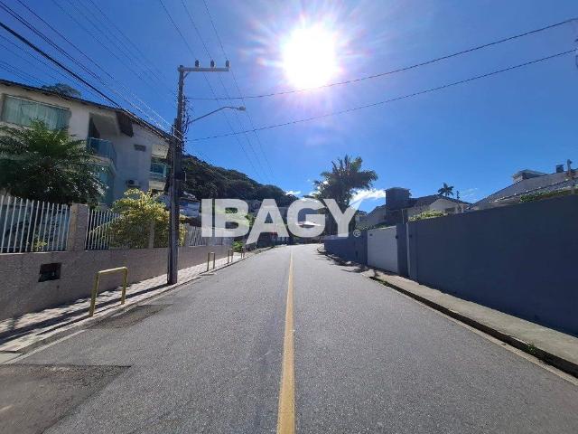 Apartamento 2 Quartos Ponta De Baixo 74m²
