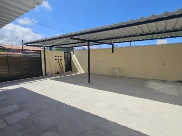 Apartamento 2 quartos, varanda, rua calçada, a poucos metros da avenida, transporte e comércios, a p