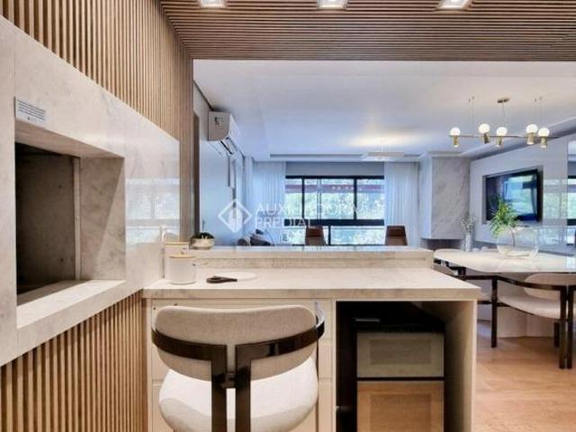 Apartamento 3 dormitórios com suíte e duas vagas no bairro Três Figueiras