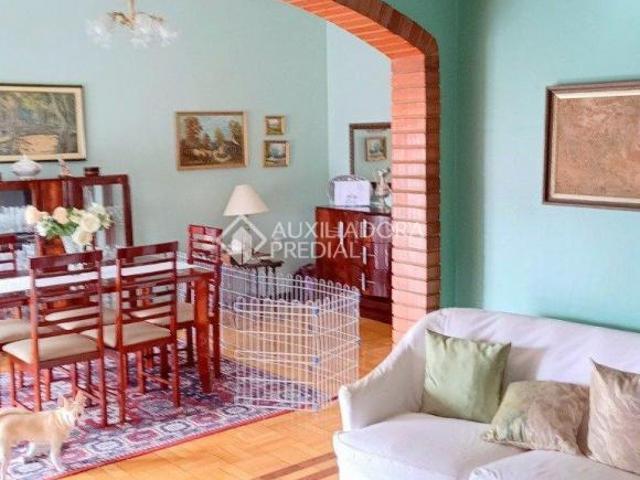 APARTAMENTO 3 DORMITÓRIOS FRENTE AO HOSPITAL DE CLÍNICAS