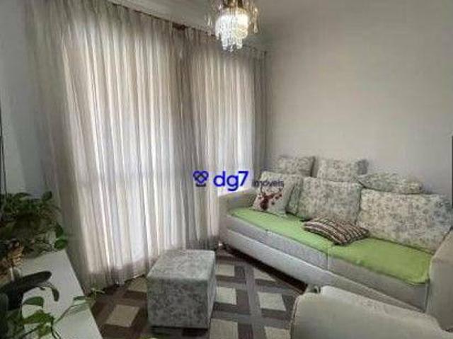 Apartamento 3 Dormitórios sendo 1 Suíte, com Varanda