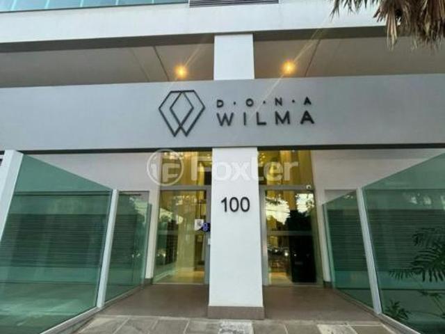 Apartamento, 3 dormitórios, 144 m², em Centro