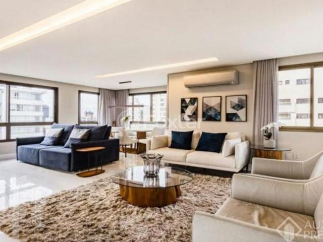 Apartamento, 3 dormitórios, 157.74 m², em Mont Serrat