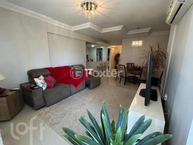 Apartamento, 3 dormitórios, 160 m², em Centro