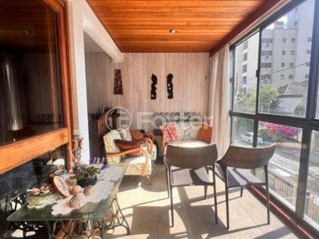 Apartamento, 3 dormitórios, 170.71 m², em São João