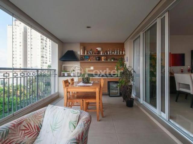 Apartamento, 3 dormitórios, 170 m², em Santana