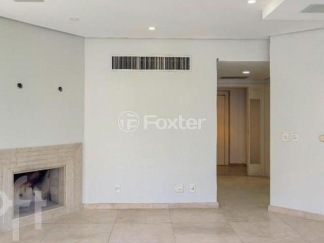 Apartamento, 3 dormitórios, 177.65 m², em Mont Serrat