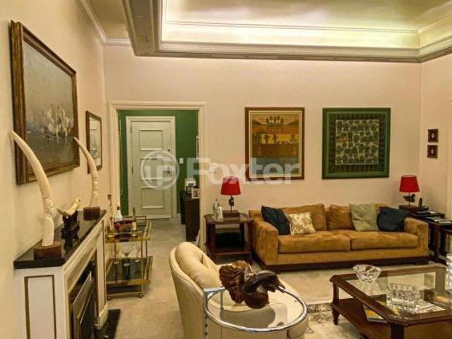 Apartamento, 3 dormitórios, 191 m², em República