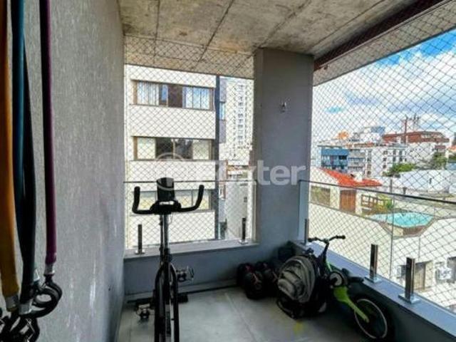 Apartamento, 3 dormitórios, 101 m², em Petrópolis