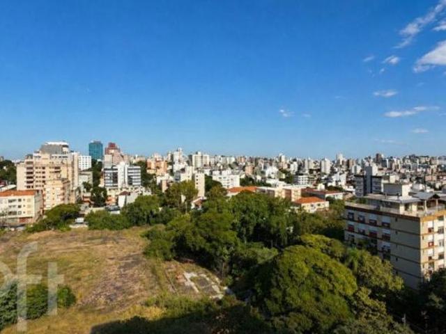 Apartamento, 3 dormitórios, 110.6 m², em São João