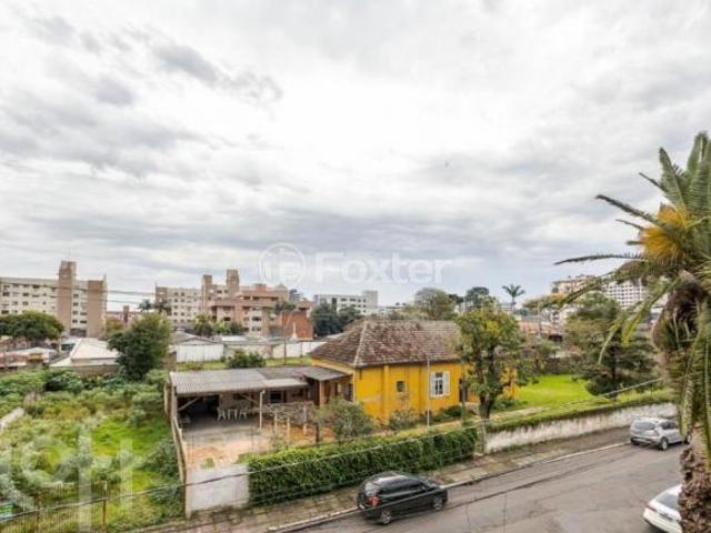 Apartamento, 3 dormitórios, 117 m², em Centro
