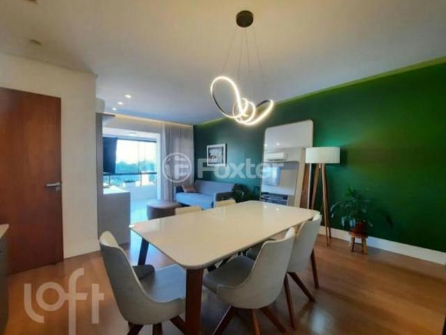 Apartamento, 3 dormitórios, 121.61 m², em Petrópolis