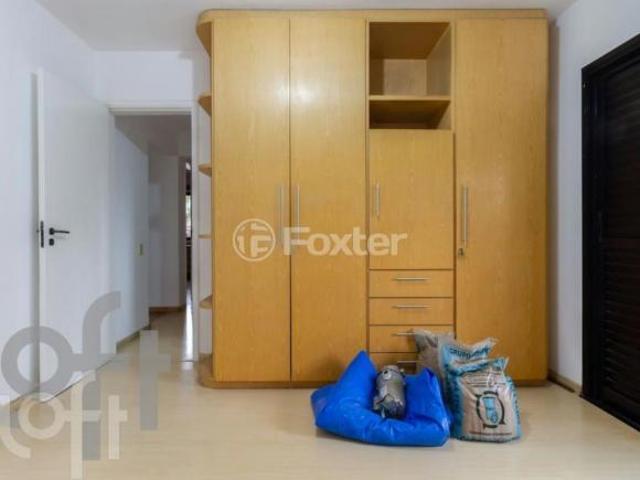Apartamento, 3 dormitórios, 135 m², em Jardim das Acácias