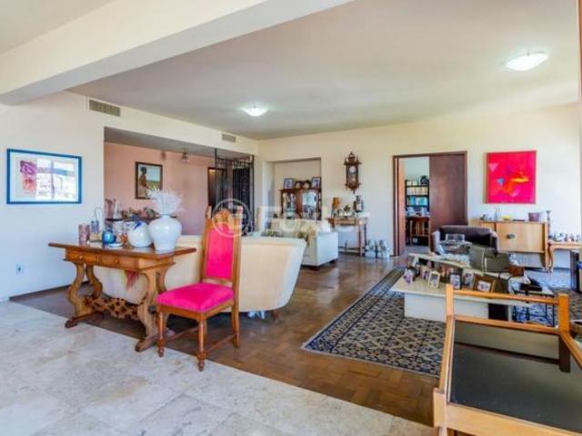 Apartamento, 3 dormitórios, 293.82 m², em Farroupilha