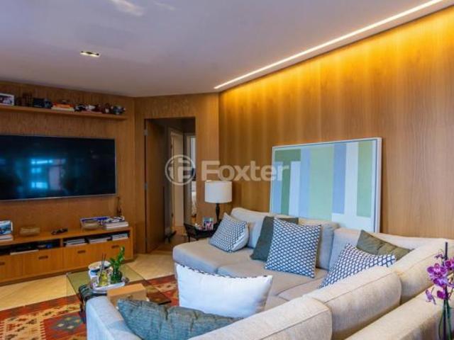 Apartamento, 3 dormitórios, 290 m², em Vila Morumbi