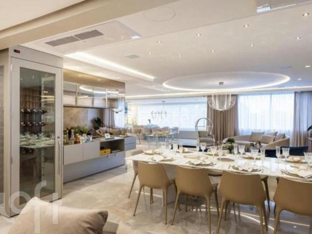 Apartamento, 3 dormitórios, 291.54 m², em Moinhos de Vento
