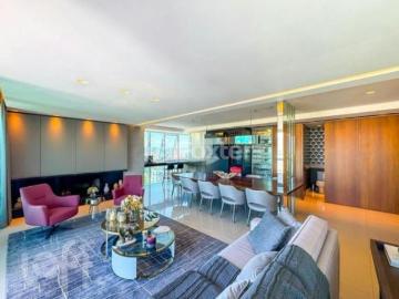 Apartamento, 3 dormitórios, 204.11 m², em Petrópolis