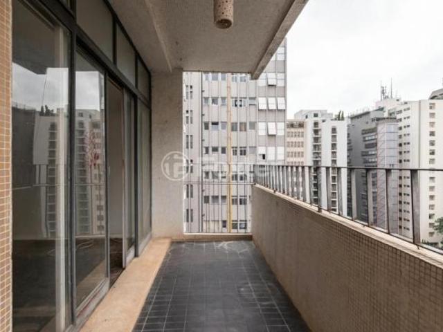 Apartamento, 3 dormitórios, 214.42 m², em Jardim Paulista
