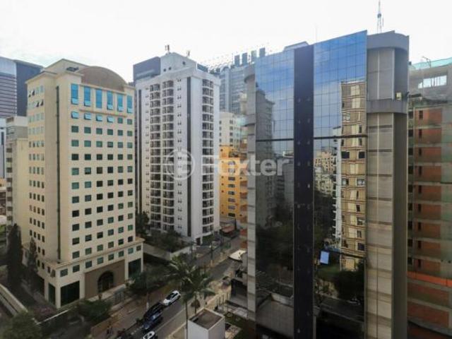 Apartamento, 3 dormitórios, 239 m², em Jardim Paulista