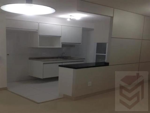 Apartamento 3 Dorms para Alugar 72 m² por R$ 3.900,00