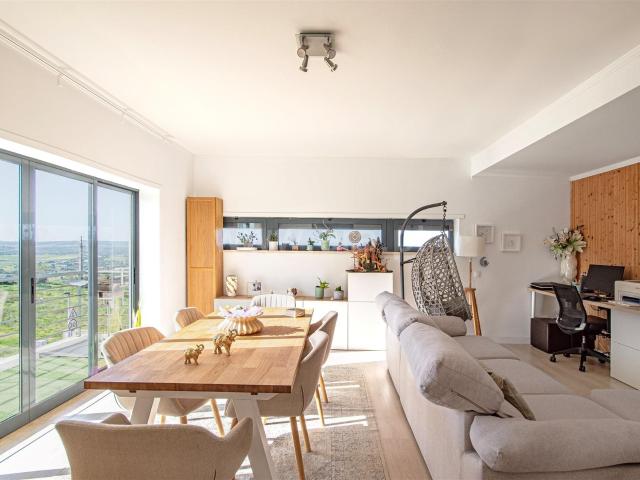 Apartamento, 3 quartos, Espiche 129m² Luz