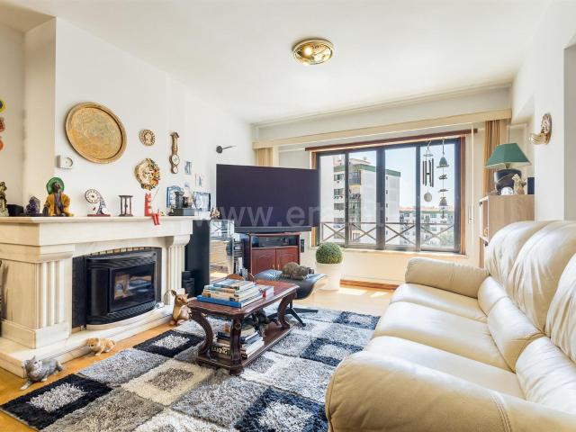 Apartamento, 3 quartos, Sintra, Rio de Mouro 135m² Rio De Mouro