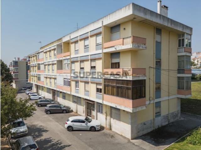 Apartamento T3 92 m² | Arrecadação Queluz