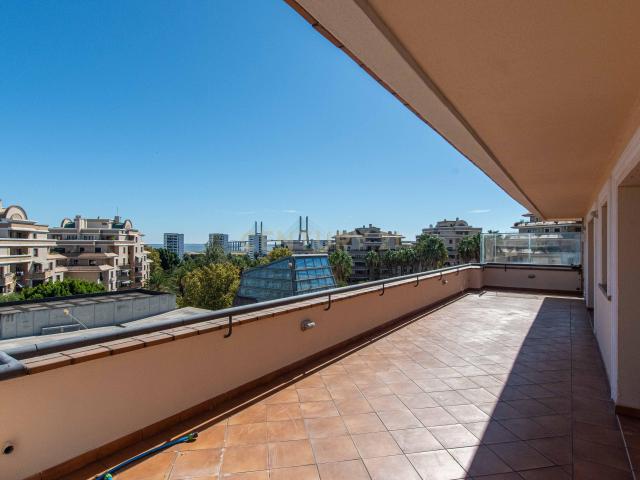 Apartamento T3 + 1 com terraço para Arrendamento na Urbanização Real Forte