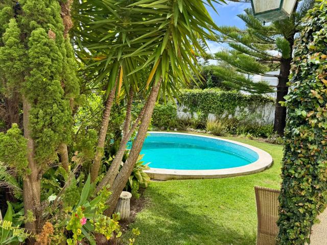 Apartamento T3 + 1 em condomínio, no Estoril