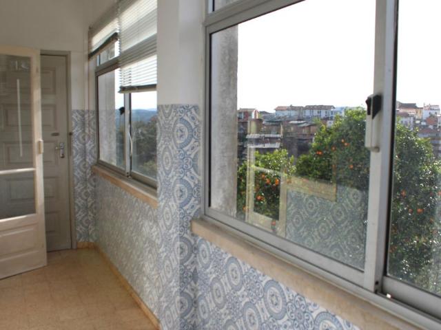 Apartamento T3 +1 junto à Igreja de Santo António dos Olivais