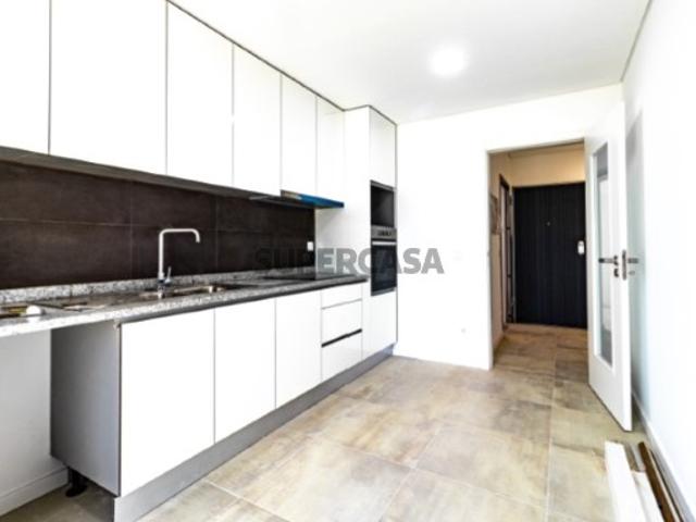 Apartamento T3 2 andar Novo com Garagem