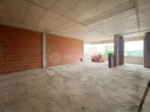 Apartamento T3 com Varanda e Vista Desafogada | Sesimbra Freguesia do Castelo