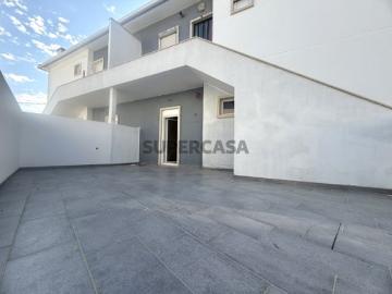 Apartamento T3 | Terraço e Arrecadação | Torres Novas