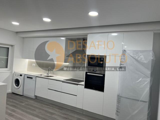 Apartamento T3 Todo Remodelado, Laranjeiro