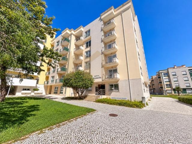 Apartamento T3 Totalmente mobilado e equipado Zona Nobre das Caldas da Rainha