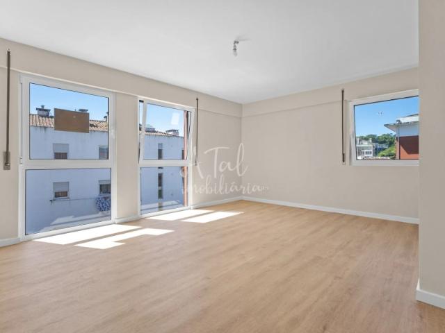 Apartamento T3 totalmente remodelado