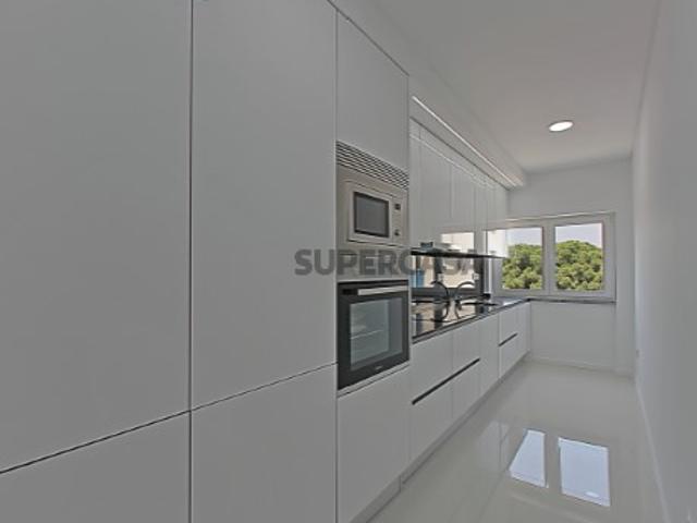 Apartamento T3 Totalmente Remodelado com Elevador Feijó, Almada
