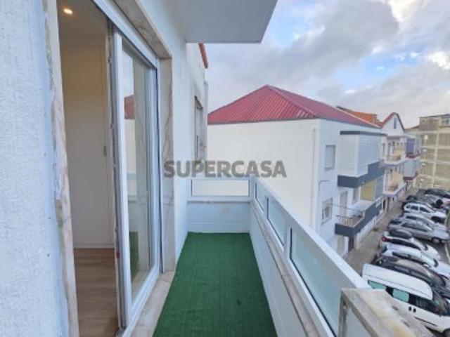 Apartamento T3 Totalmente Remodelado com Varanda | Agualva Cacém