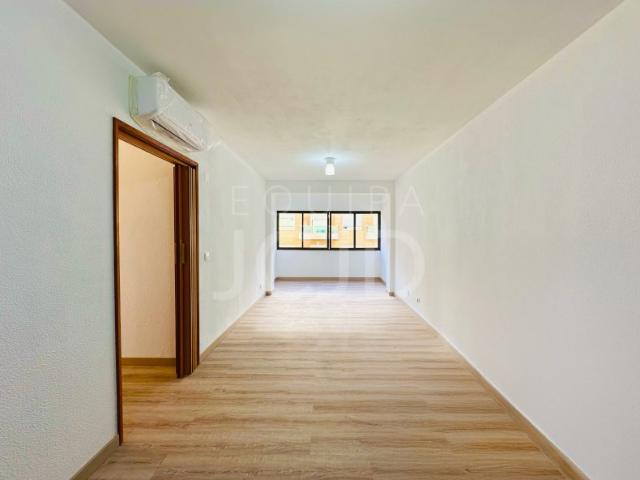 Apartamento T3 Totalmente Remodelado a Estrear Costa da Caparica