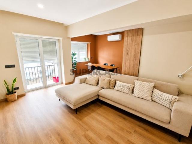 Apartamento T3 Totalmente Remodelado, Algodeia, Setúbal