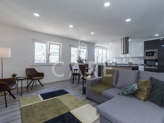 Apartamento T3 Exclusivo | Totalmente Remodelado e Elegantemente Mobilado