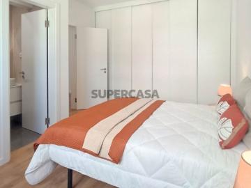Apartamento T3 totalmente remodelado, em Benfica