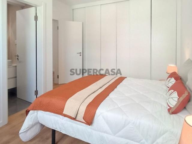 Apartamento T3 totalmente remodelado, em Benfica