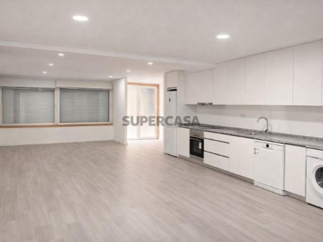Apartamento T3 Totalmente Remodelado | Em Frente ao Parque Ribeirinho de Tarouca