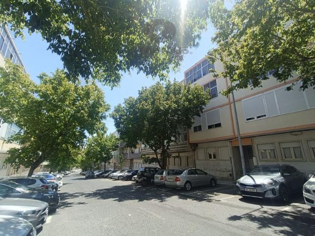 Apartamento T3 totalmente remodelado na Falagueira